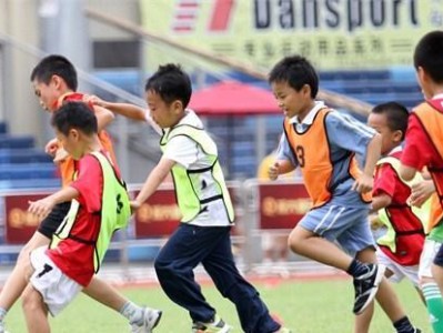 小白如何学会足球的技巧（从零基础到进步，足球技巧学习方法大揭秘！）