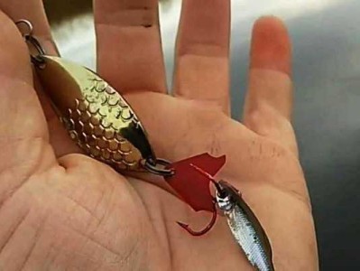探寻路亚钓鱼中鱼咬勾的神秘（解密路亚钓鱼中鱼咬勾的奥秘，助你更精准地抓住美味佳肴）