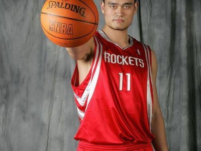 NBA中国球员排行榜（华人球员在NBA赛场上的耀眼表现，突破国界的荣耀）