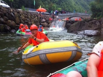 掌握游泳双手拨水技巧的关键（游泳双手拨水技巧的优势及正确使用方法）