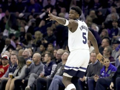 NBA球队单场三分排行榜（三分大战席卷全场，你猜谁的火力最强？）