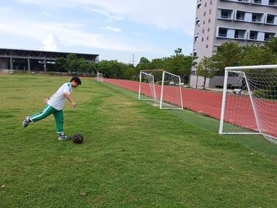 足球技巧训练的有效方法（提高足球技巧的关键练习方法）