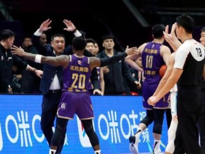 全面解析贴身防守的技巧与战术（以打篮球放手队员贴身防守为例，提高防守能力）