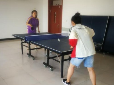 如何提高小孩玩乒乓球接球技巧（享受乒乓球的快乐，让孩子成为接球高手）