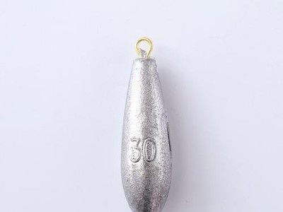 探讨以路亚软饵钓鱼用铅坠的技巧与策略（钓鱼用铅坠的重要性及使用注意事项）