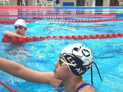 让孩子更自信，学习游泳技巧从12岁开始（以游泳为媒介，培养孩子身心全面发展）