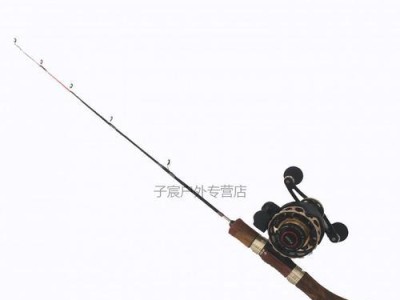 冬天钓鱼离不开自制路亚竿（老人的智慧与耐心，冬日垂钓的良伴）
