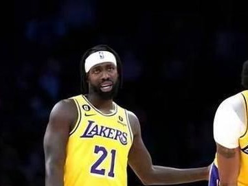 NBA篮球罚球进球数排行榜（揭秘NBA历史上罚球技术最出色的球员，他们是如何做到的？）