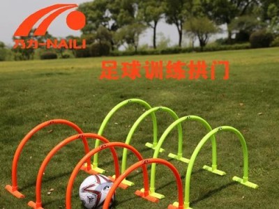 足球打门技巧入门指南（提升踢球准度，赢得比赛胜利）