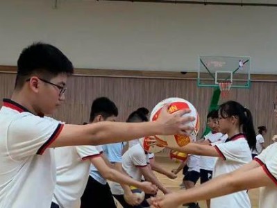 掌握正确的排球手型发球动作要领（打造稳定准确的发球技术，从手型开始）