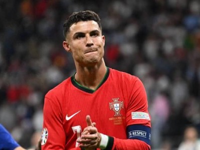 三十岁足球实用技巧——实力与经验的完美结合（以经验为主，技巧为辅，三十岁足球选手的秘密武器）